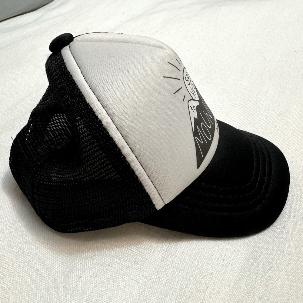 bubu | Infant “Say Yes to the Mountains” Trucker Hat | 12-18 months - Picture 2 of 4